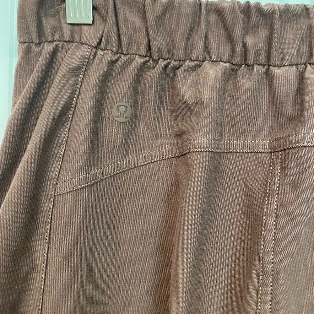 Lululemon Light Utilitech Cargo Pocket High-Rise Pant Java brown size 24
